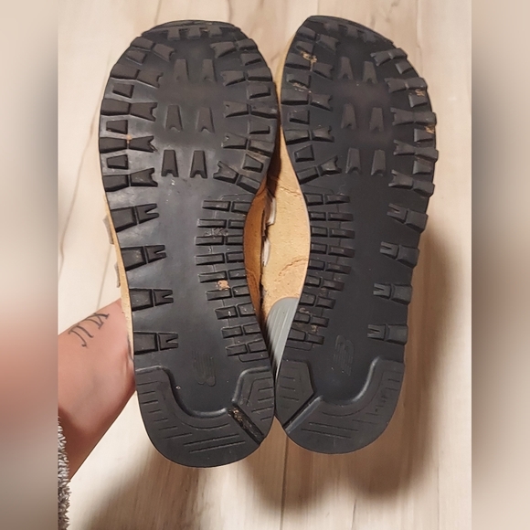 New Balance Women's Classic 574 Beige Tan - Picture 4 of 8